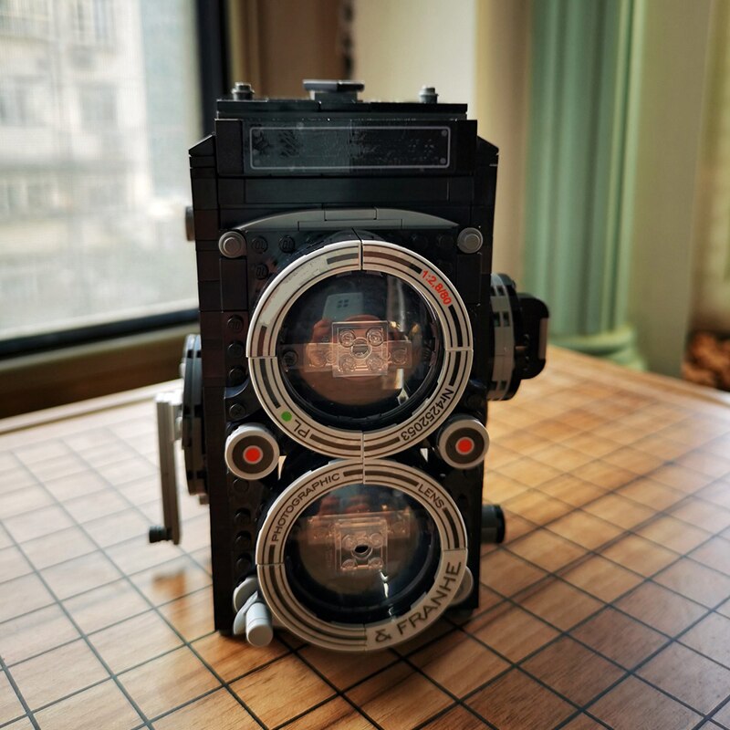 Lin 00847 Hand Operated Retro Camera